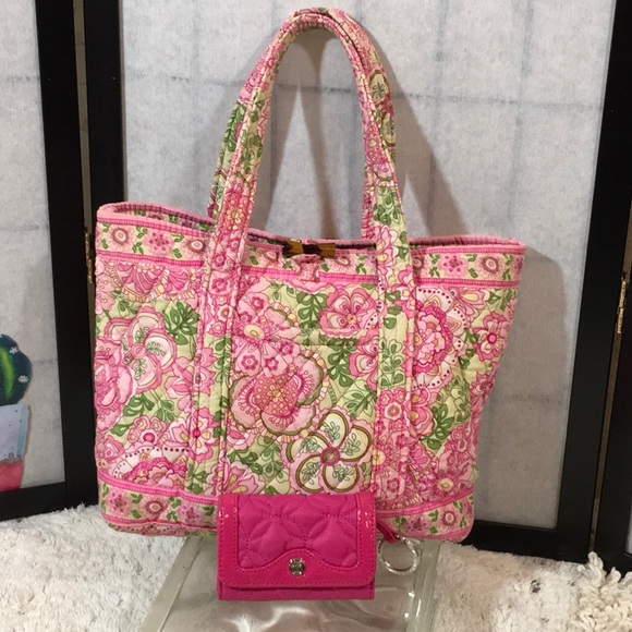 Vera Bradley Handbags - Vera Bradley pink/green tote and pink key ring